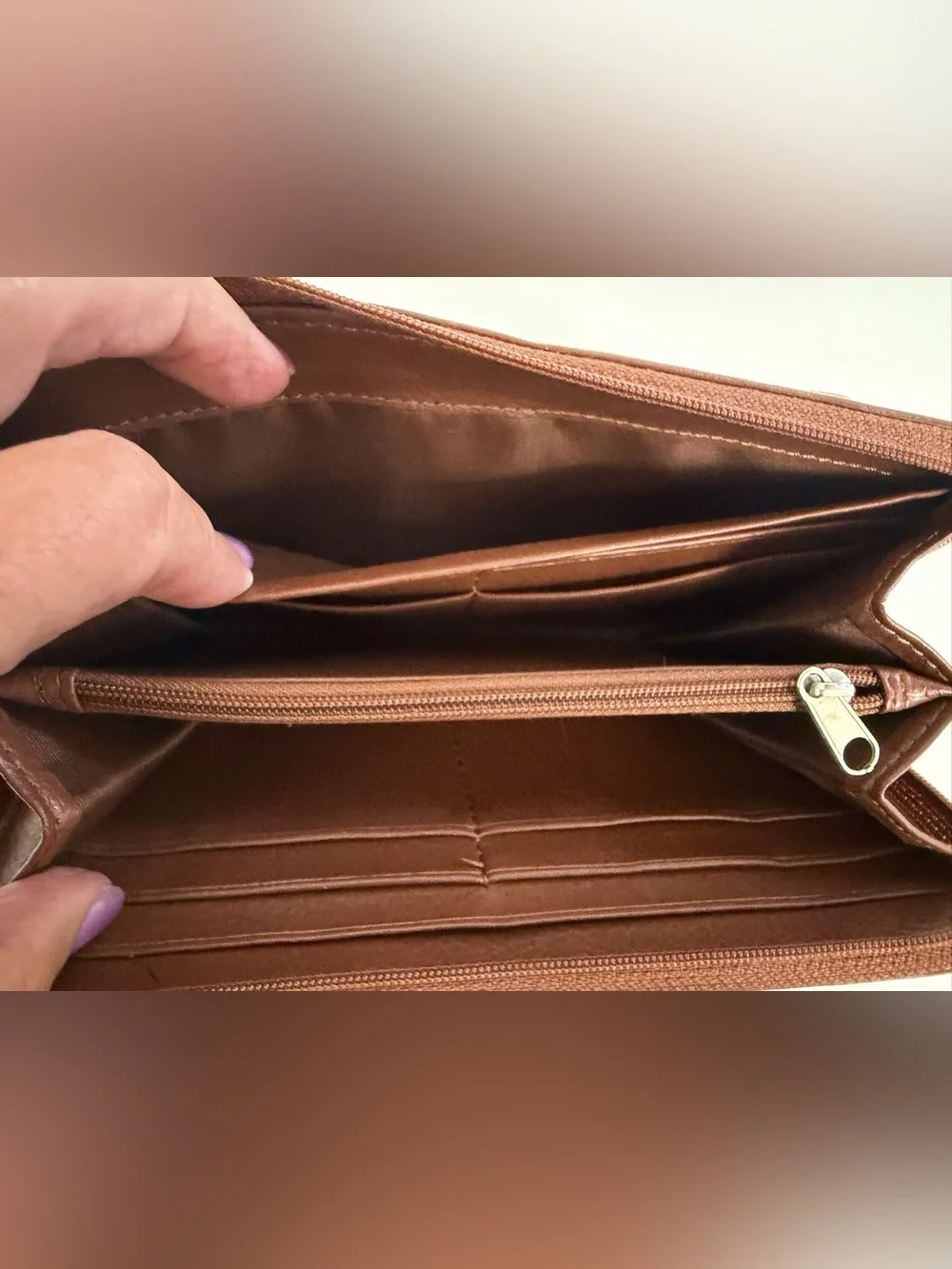Stone Mountain Vintage Chocolate Brown Soft Pebbled Leather Zip Wallet w/storage
